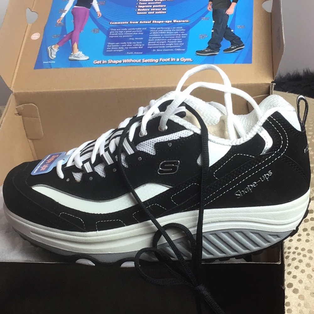 Skechers |  Shape-Ups NWT Black White Size 9.5